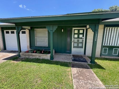 12526 Lone Shadow Trl, Live Oak, TX, 78233-2709 | Card Image