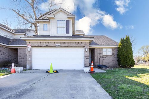 5750 S Ridge Dr, Wayne, MI, 48184-2680 | Card Image