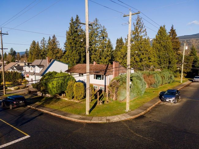 780 16 Th St E, House other with 4 bedrooms, 2 bathrooms and 4 parking in North Vancouver BC | Image 8