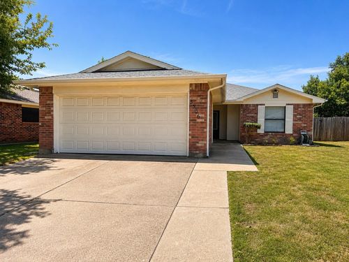 5306 Pampas Court, Arlington, TX, 76018 | Card Image