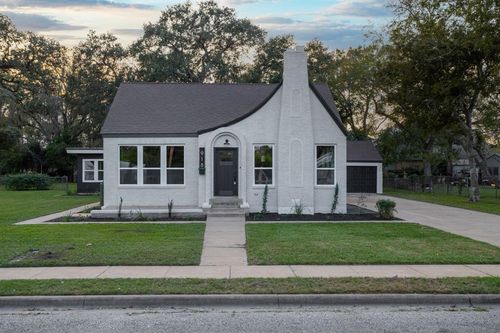 918 Front St, Columbus, TX, 78934-2433 | Card Image