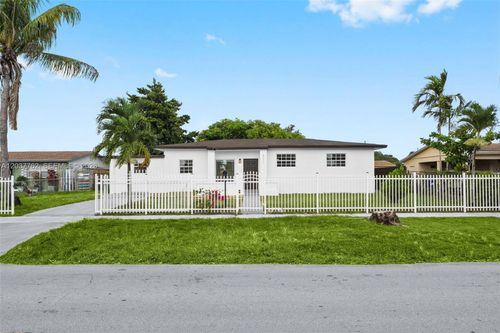 4011 Nw 171st St, Miami Gardens, FL, 33055-4538 | Card Image