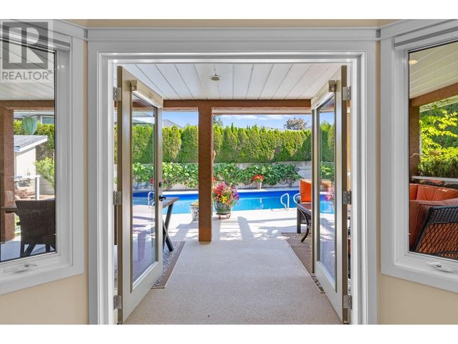 464 Cascia Dr, House other with 4 bedrooms, 4 bathrooms and 2 parking in Kelowna BC | Image 13