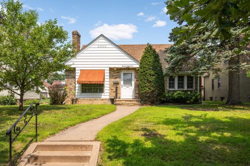 1485 Iowa Ave W, Falcon Heights, MN, 55108-2126 | Card Image