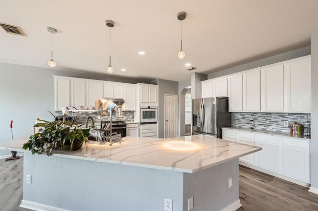 Beautifully Updated Kitchen | Image 5