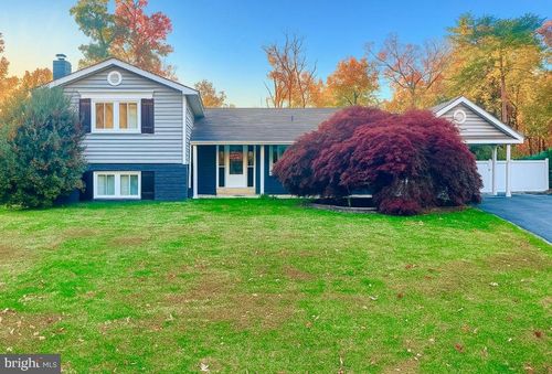 4816 Dodson Dr, ANNANDALE, VA, 22003-6136 | Card Image