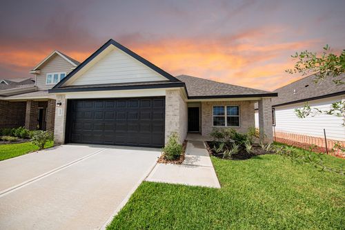 16547 Willow Forest Dr, Conroe, TX, 77302-1427 | Card Image