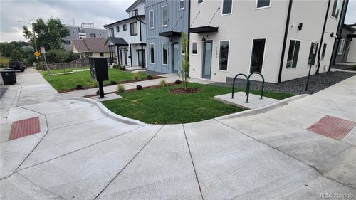 1295 Utica St, Denver, CO, 80204-1252 | Card Image