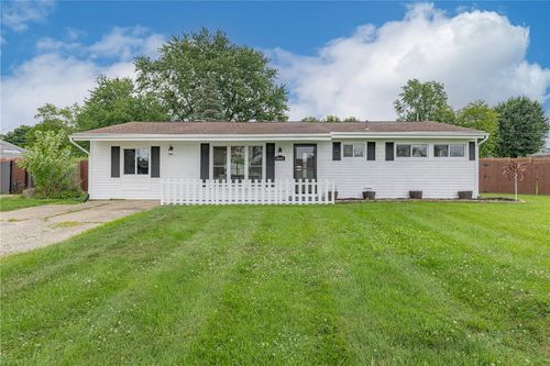 4041 Rosehill Dr, Beavercreek, OH, 45431-1623 | Card Image