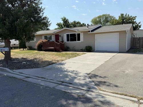 410 Nw 2nd St, Fruitland, ID, 83619-2453 | Card Image