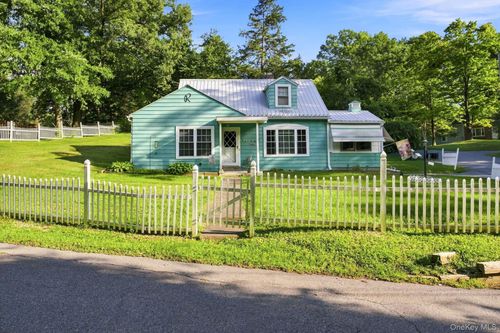 10 Birchwood Ter, Poughkeepsie, NY, 12601-1150 | Card Image