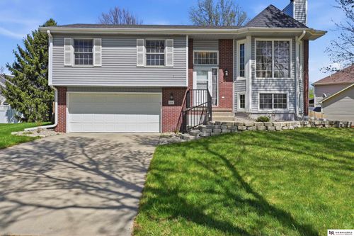 3004 Williamsburg Dr, Lincoln, NE, 68516-6002 | Card Image