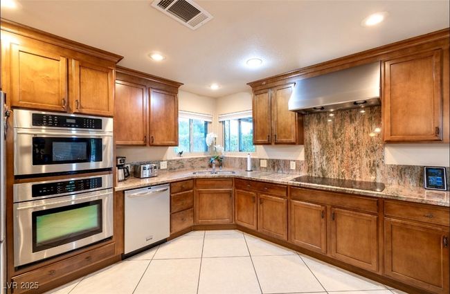 3597 Cochise Ln, House other with 4 bedrooms, 4 bathrooms and null parking in Las Vegas NV | Image 10