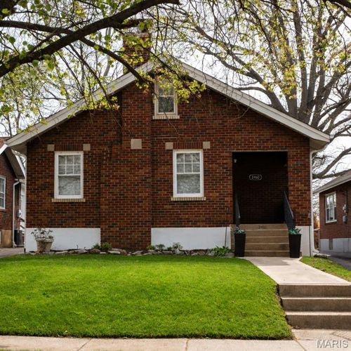 2460 Hartland Ave, Saint Louis, MO, 63114-5034 | Card Image