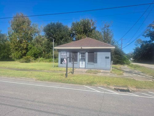1104 Gladys St, Beaumont, TX, 77701-1322 | Card Image