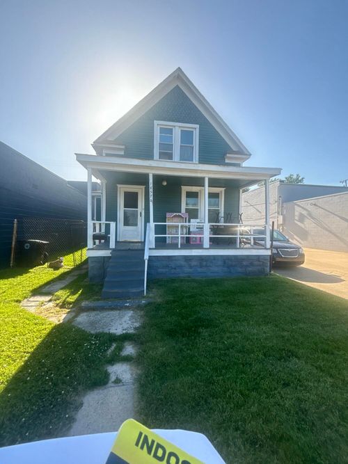 18576 Jefferson, Riverview, MI, 48193-4266 | Card Image