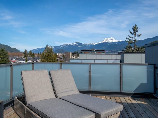 1287 Main Street, Home with 3 bedrooms, 2 bathrooms and 4 parking in Squamish BC | Image 4