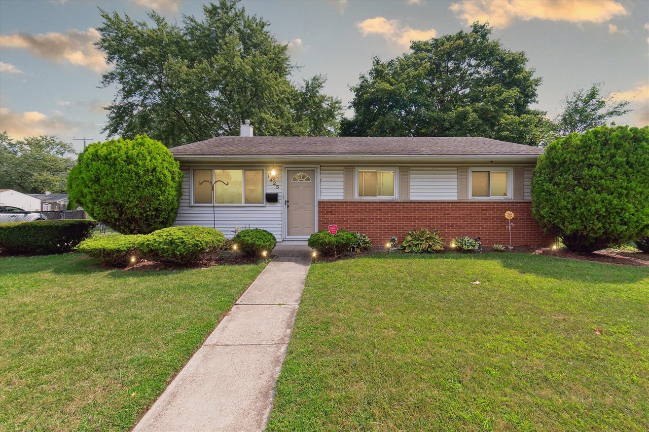 Crown St, Westland, MI 48186