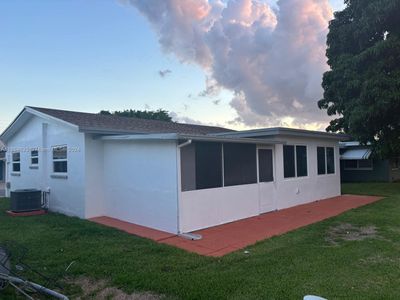 4715 Nw 44th St, House other with 2 bedrooms, 2 bathrooms and null parking in Tamarac FL | Image 2