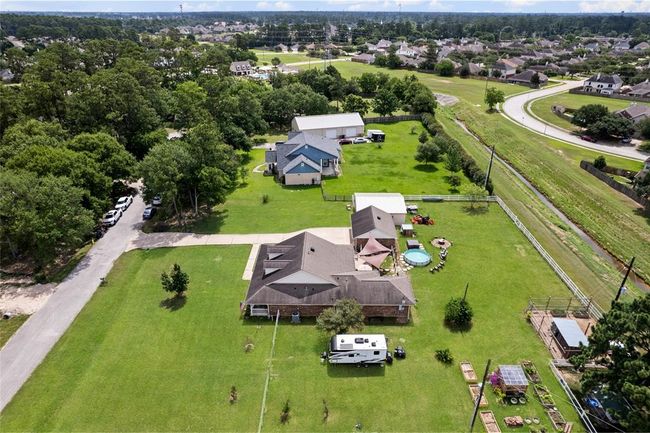 10711 Indian Trails Dr, House other with 3 bedrooms, 2 bathrooms and 2 parking in Tomball TX | Image 6