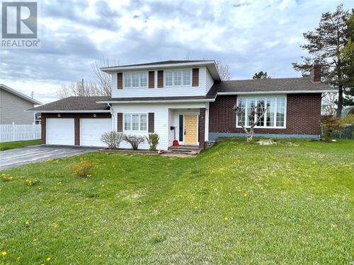15 Adams Ave, Botwood, NL, A0H1Y0 | Card Image
