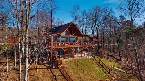 729 Wilderness Creek Way, Murphy, NC, 28906-2720 | Card Image