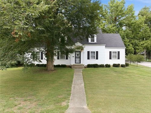 1204 E Walnut St, Harrisonville, MO, 64701-1946 | Card Image