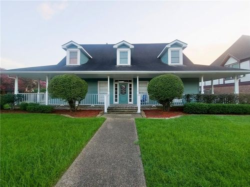 15 Grand Canyon Dr, New Orleans, LA, 70131-8607 | Card Image