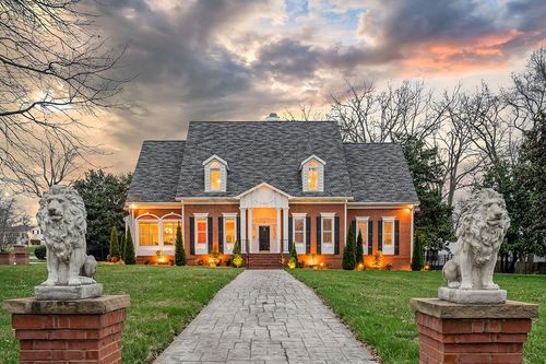 811 N Maple Ave, Cookeville, TN, 38501-2774 | Card Image