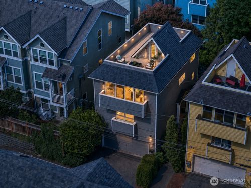 a-1426 18th Ave, Seattle, WA, 98122-4126 | Card Image
