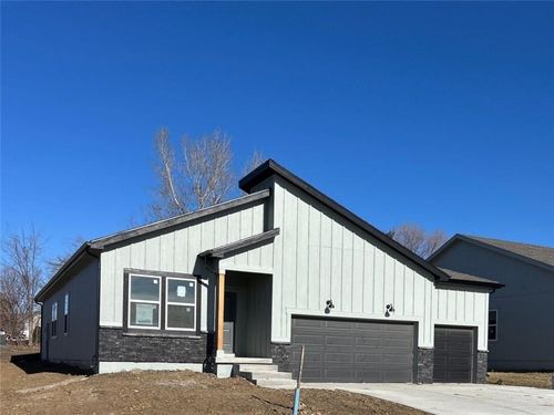 18304 W 166th St, Olathe, KS, 66062 | Card Image