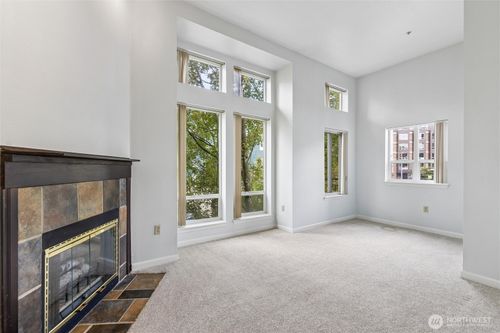 310-3028 Western Ave, Seattle, WA, 98121-1073 | Card Image