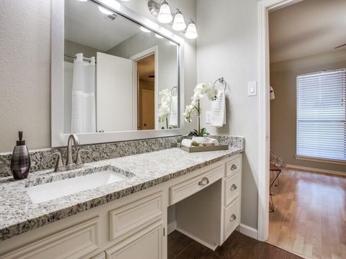 3-1605 5th Ave, Fort Worth, TX, 76104-4348 | Card Image
