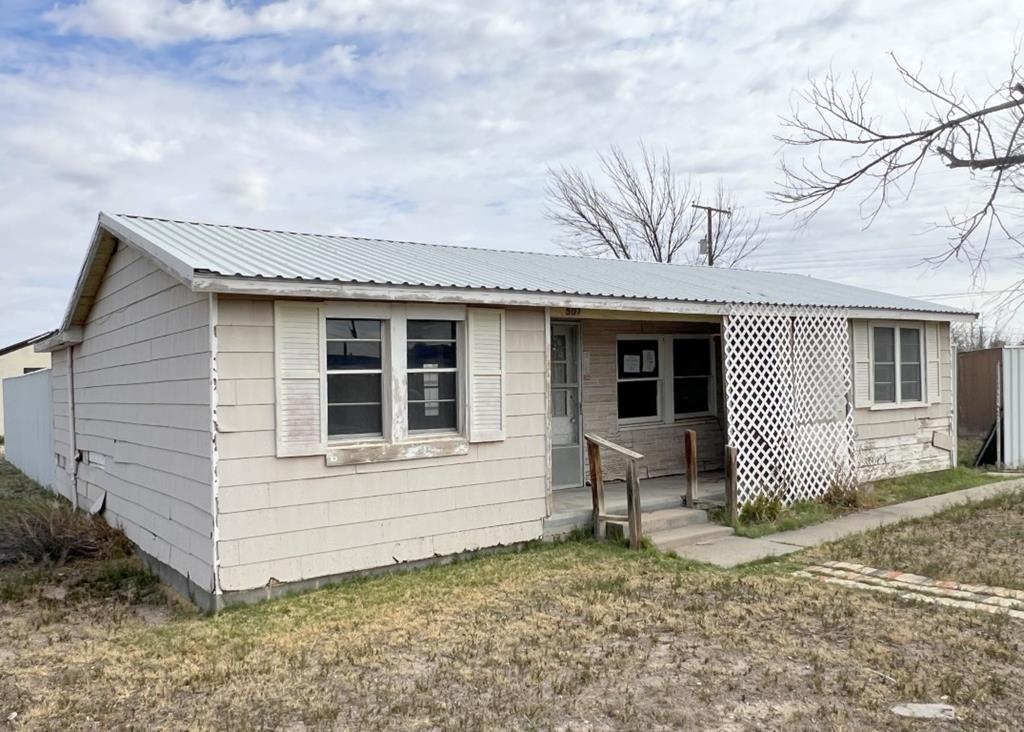 7th St, Fort Stockton, TX 79735