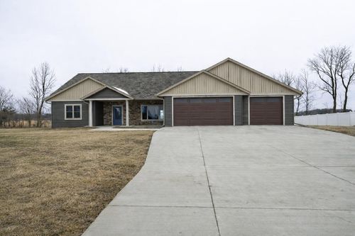 W24362 Fairway Dr, Trempealeau, WI, 54661-6202 | Card Image