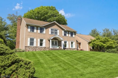 6 Kristen Ct, Wayne, NJ, 07470-5061 | Card Image