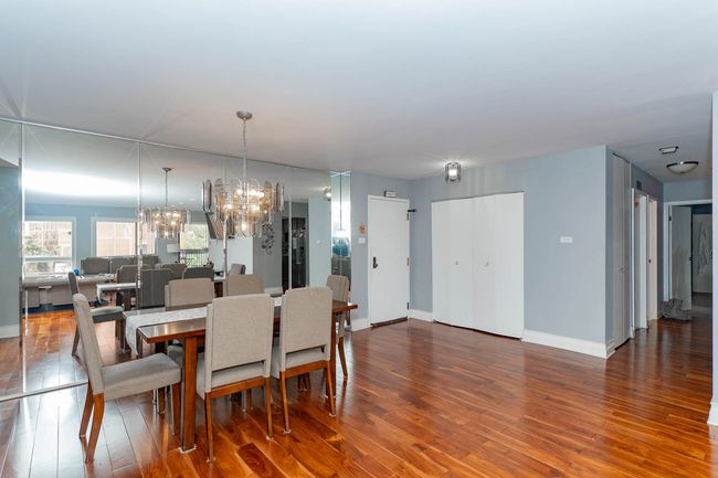APT-210 - 3801 Appian Way, Home with 3 bedrooms, 2 bathrooms and null parking in Glenview IL | Image 5