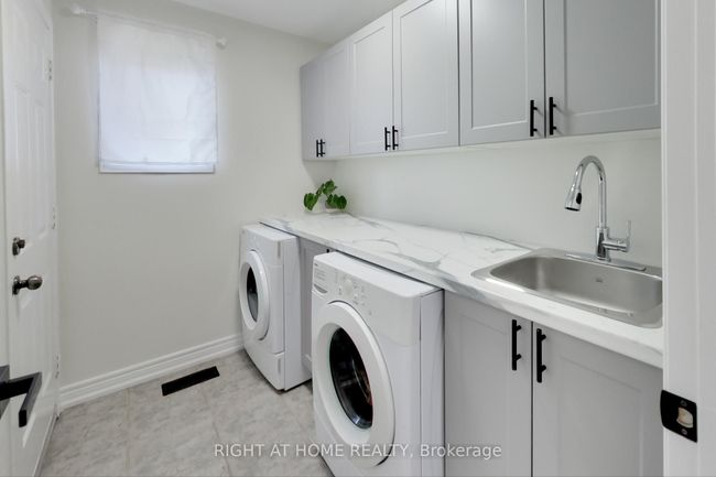 1112 Booth Ave, House other with 4 bedrooms, 4 bathrooms and 2 parking in Innisfil ON | Image 12