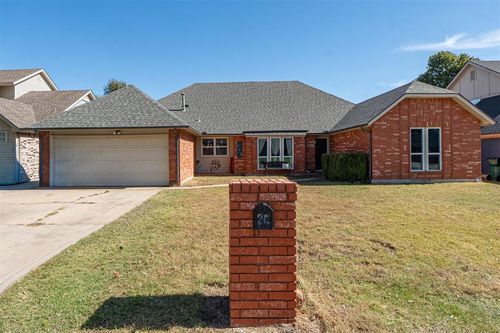 212 Sage Brush Rd, Yukon, OK, 73099-6836 | Card Image