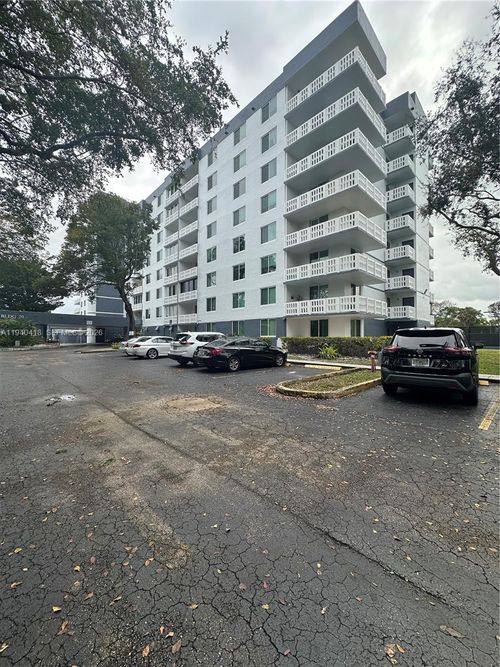 apt-303-919 Hillcrest Dr, Hollywood, FL, 33021-7856 | Card Image