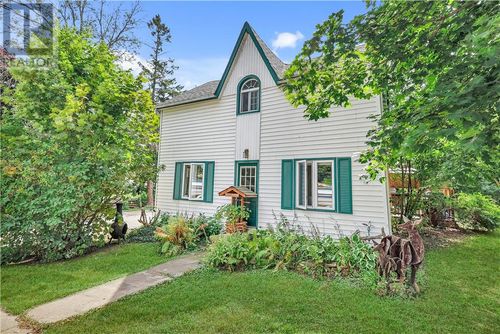 17 Campbell St W, Little Current, ON, P0P1K0 | Card Image