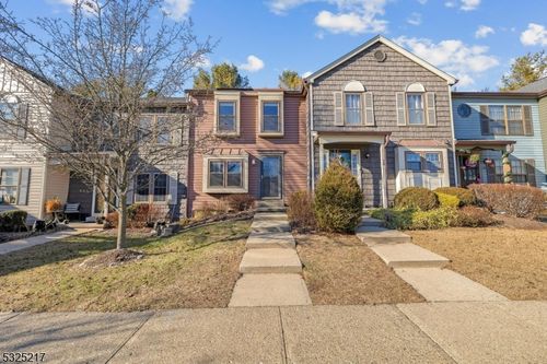 32 Wood Duck Ct, Hackettstown, NJ, 07840-3317 | Card Image