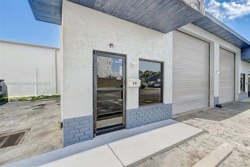 8b-3775 Fowler St, FORT MYERS, FL, 33901-0900 | Card Image