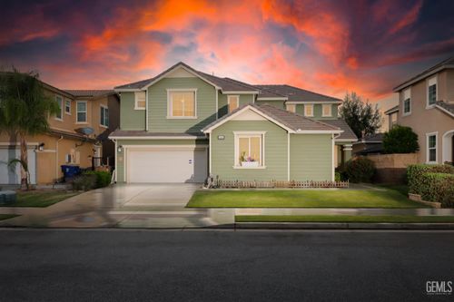 11102 Patagonia Way, Bakersfield, CA, 93306-7412 | Card Image