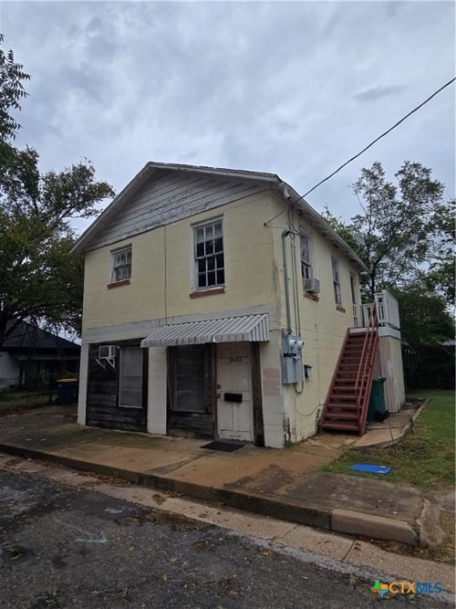 203 S 14th St, Gatesville, TX, 76528-2201 | Card Image