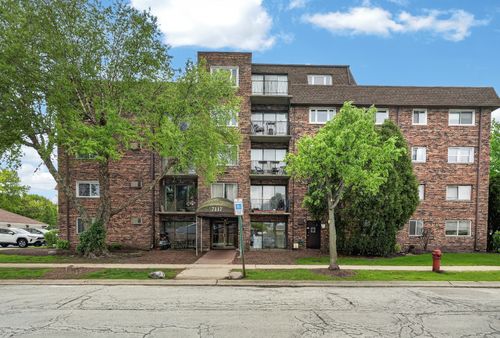 405-7117 W 93rd St, Oak Lawn, IL, 60453-2068 | Card Image