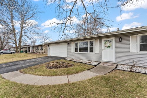 415 Sequoia Dr, Valparaiso, IN, 46385-8109 | Card Image