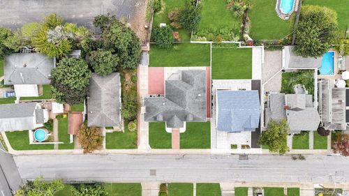 29 Grove St, Hicksville, NY, 11801-1315 | Card Image