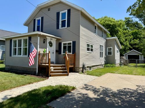 202 N Staffon St, Ludington, MI, 49431-1905 | Card Image