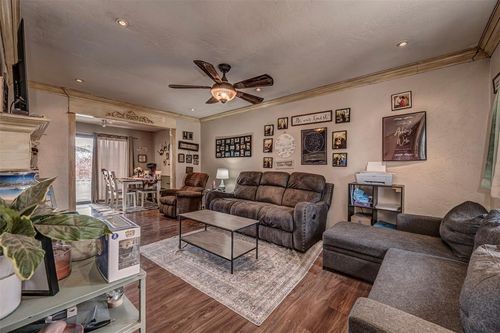 1837 City Ave, Moore, OK, 73160-3524 | Card Image